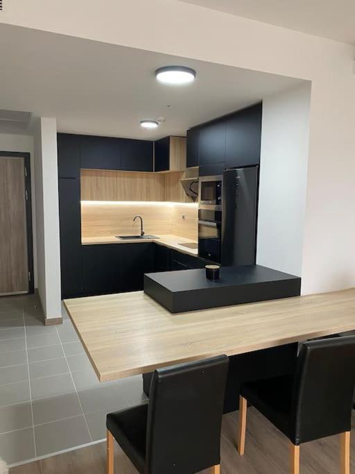 Cevahir Sky City Apartment With Spa, Pool & Fitness Included Szkopje Kültér fotó
